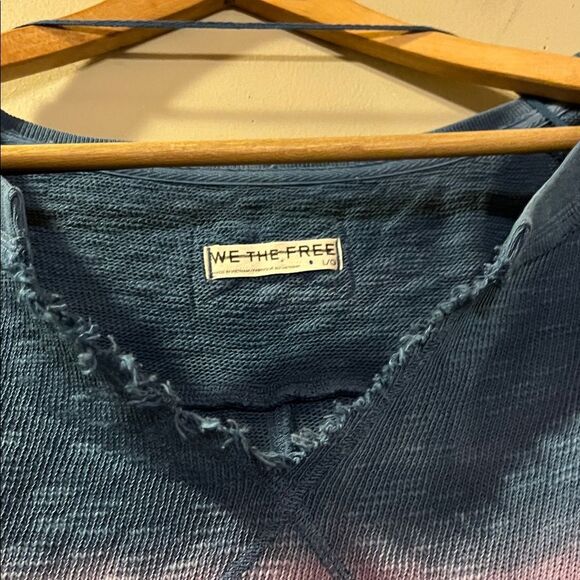 Free People Cropped Distressed V-Neck Top - Picture 5 of 11